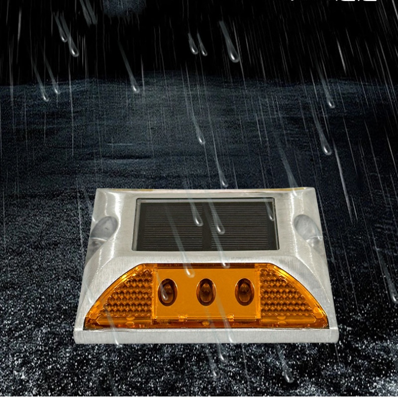 LED Solar Power Ground Marker  - огляд і ціна Outdoor Power New Roads