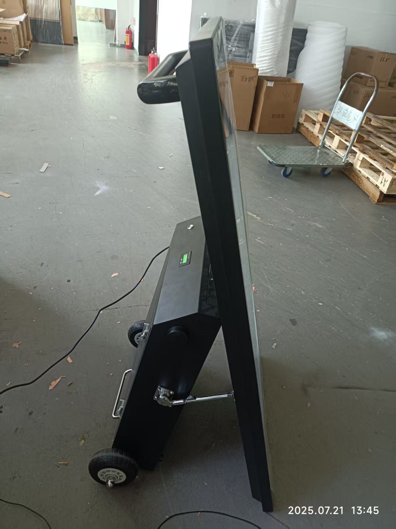 43 Inch Portable Outdoor IP55  - огляд і ціна Outdoor Power Board